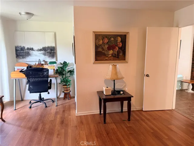 primary en suite- study area & to the right is the 1st walk in closet