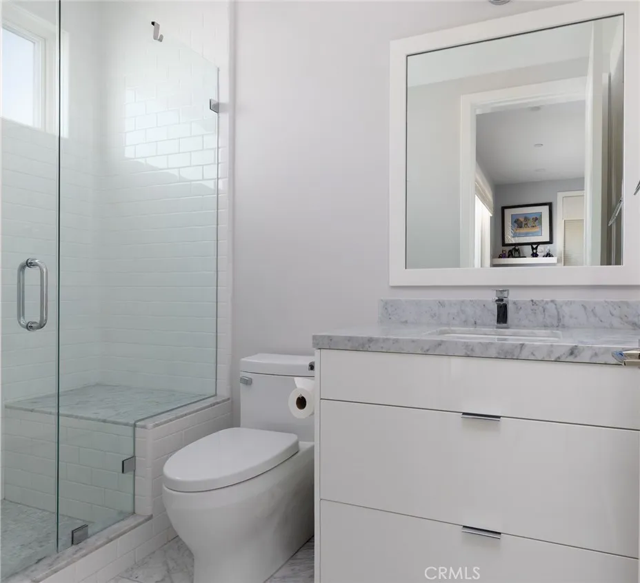 Lower Level Full Bathroom