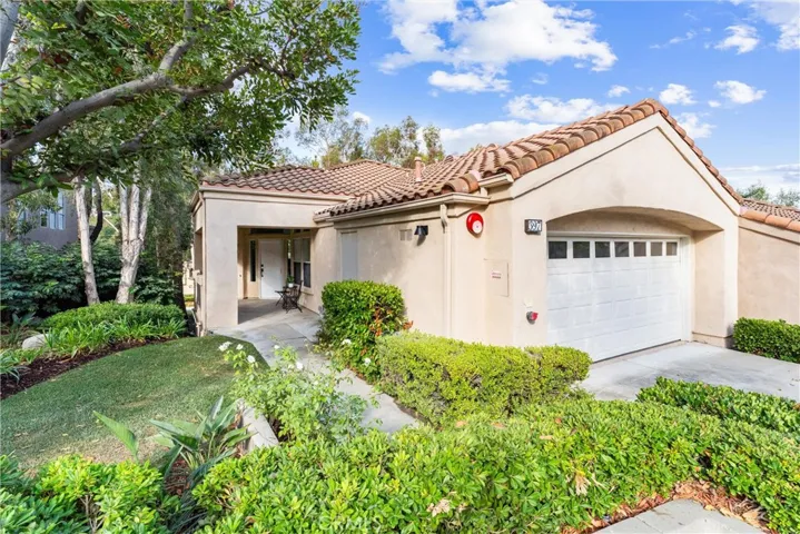 397 San Vicente Lane, Anaheim Hills, California 92807