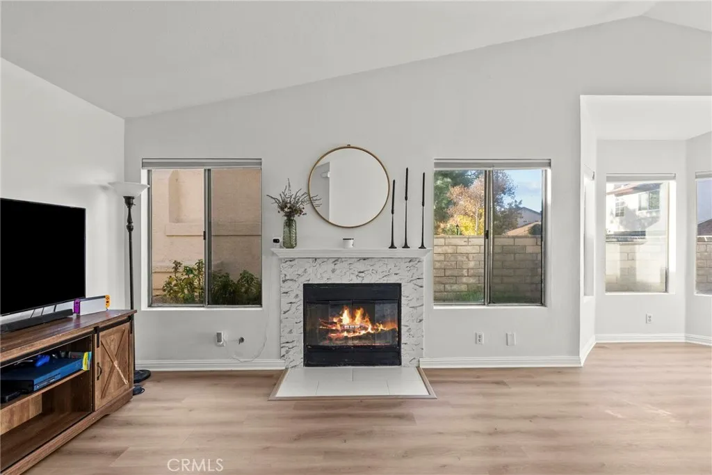 28325 Seco Canyon 365, Saugus, California 91390 home-pic-4