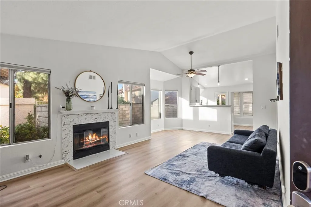 28325 Seco Canyon 365, Saugus, California 91390 home-pic-3