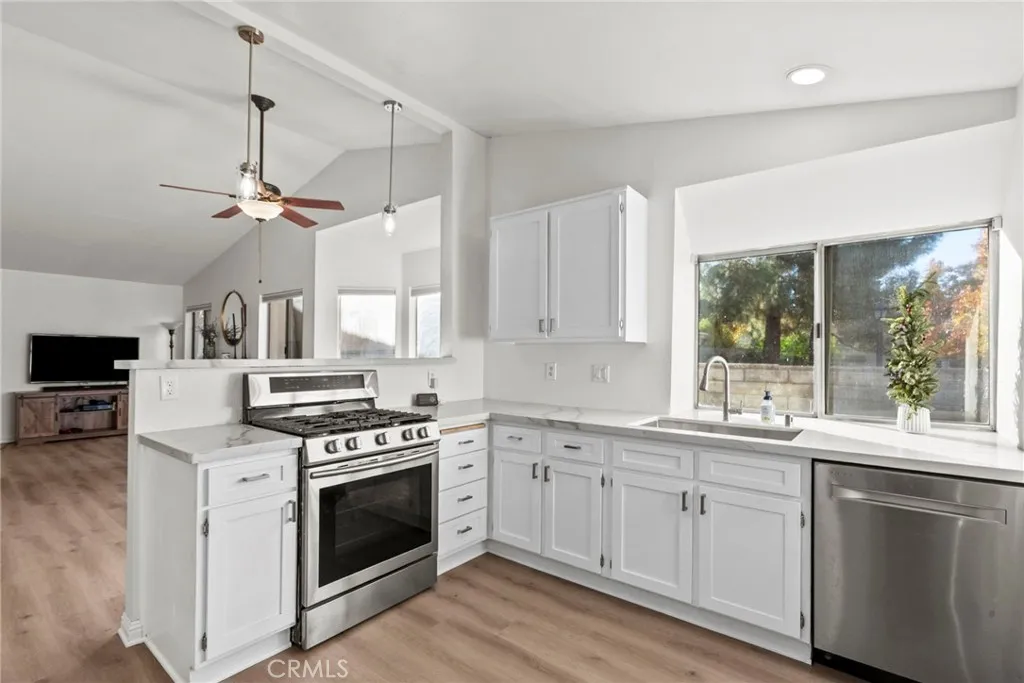 28325 Seco Canyon 365, Saugus, California 91390 home-pic-10