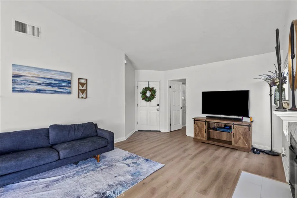 28325 Seco Canyon 365, Saugus, California 91390 home-pic-6
