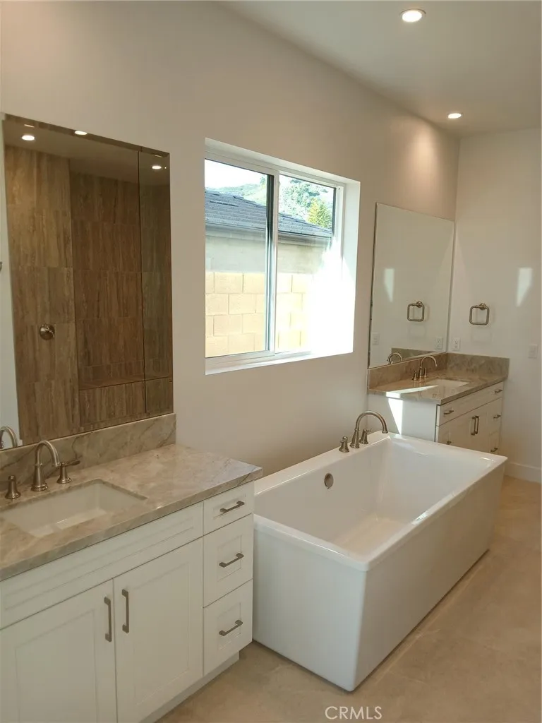 740 Via Arezzo Place, Altadena, California 91001 home-pic-10