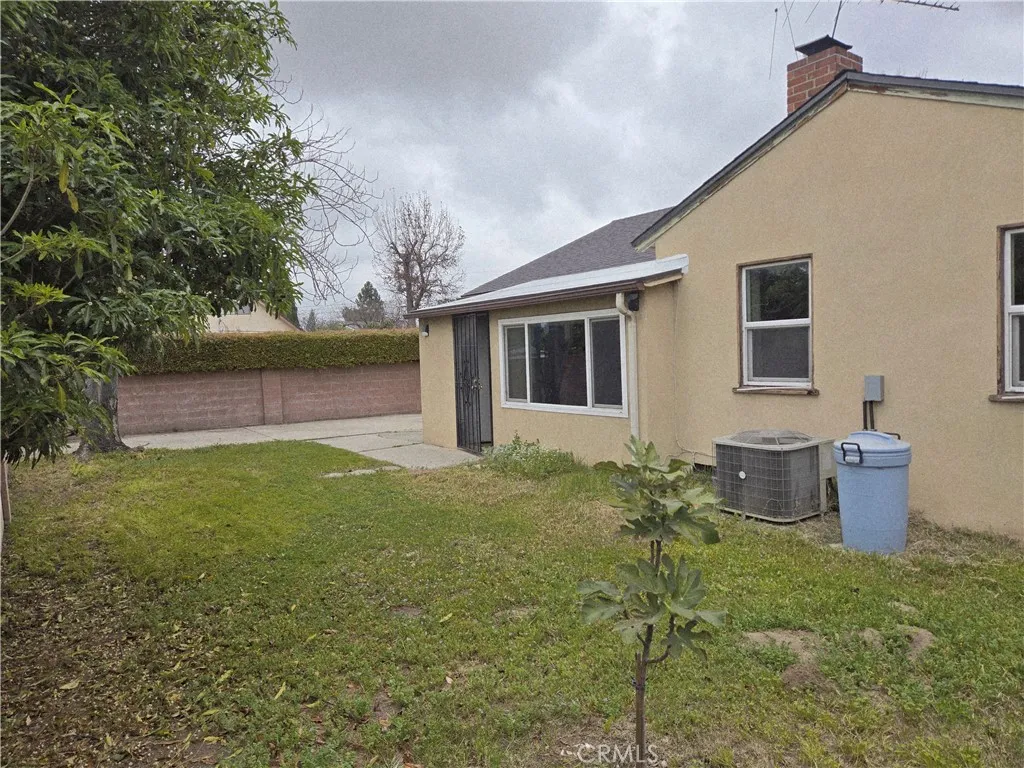 7875 Bellaire Avenue, North Hollywood, California 91605 home-pic-17