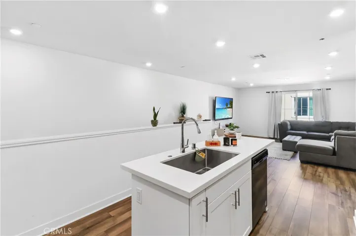 466 N Glenwood Avenue 80, Rialto, California 92376