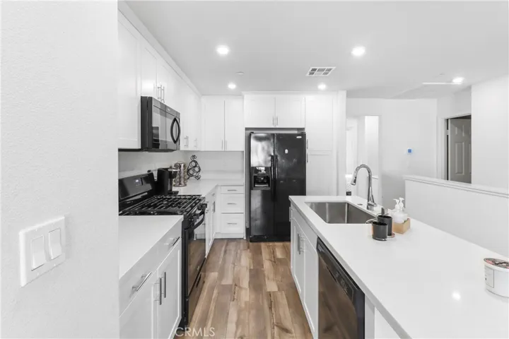 466 N Glenwood Avenue 80, Rialto, California 92376