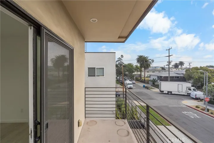 Living room  patio  with cover .