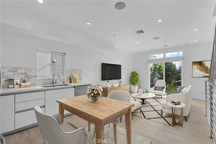 Living room ( Virtual staging )