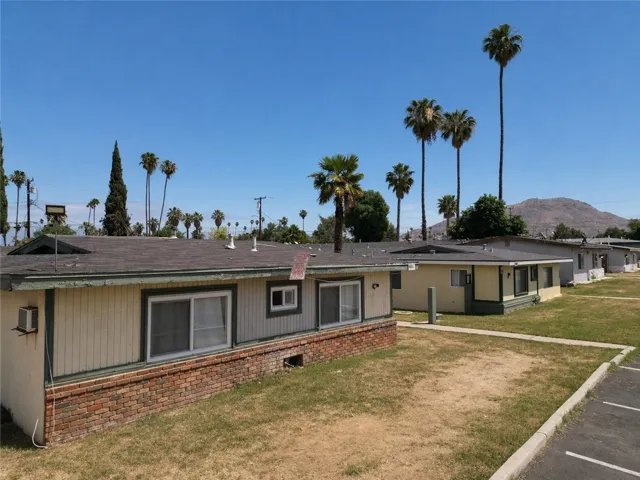 1195 W Spring Street, Riverside, California 92507