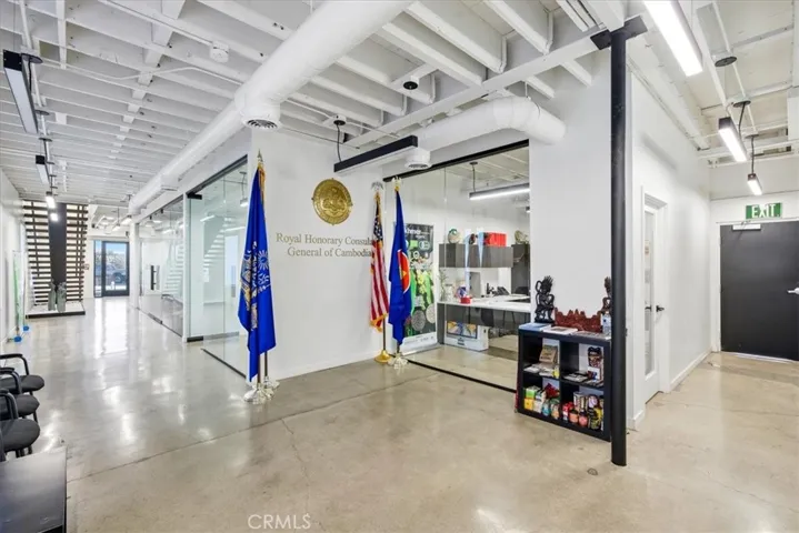 Functional office area with contemporary furnishings and plenty of space.