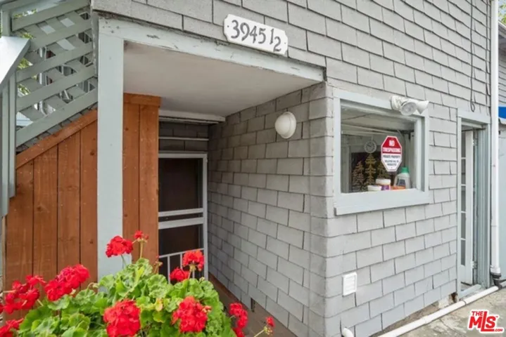 downstairs 1 plus den