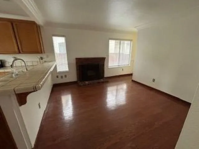 Fireplace - family - dining