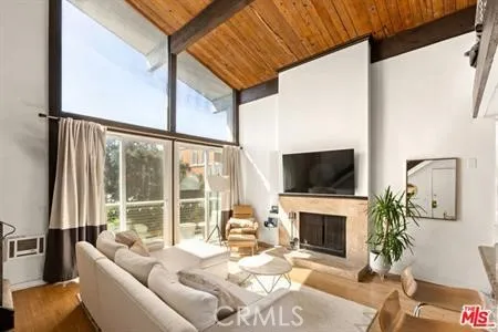 31 Spinnaker Street 15, Marina Del Rey, California 90292