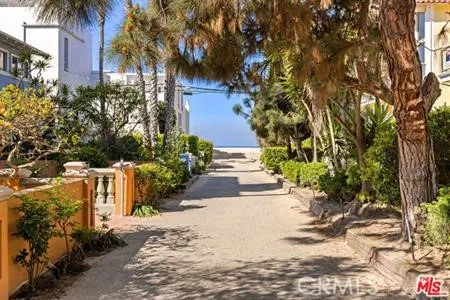 31 Spinnaker Street 15, Marina Del Rey, California 90292