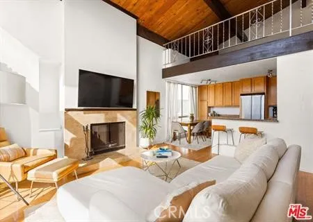 31 Spinnaker Street 15, Marina Del Rey, California 90292