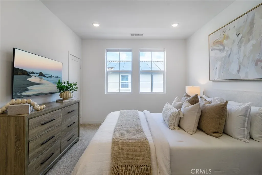 125 Lugo Lane, Mission Viejo, California 92692 home-pic-17
