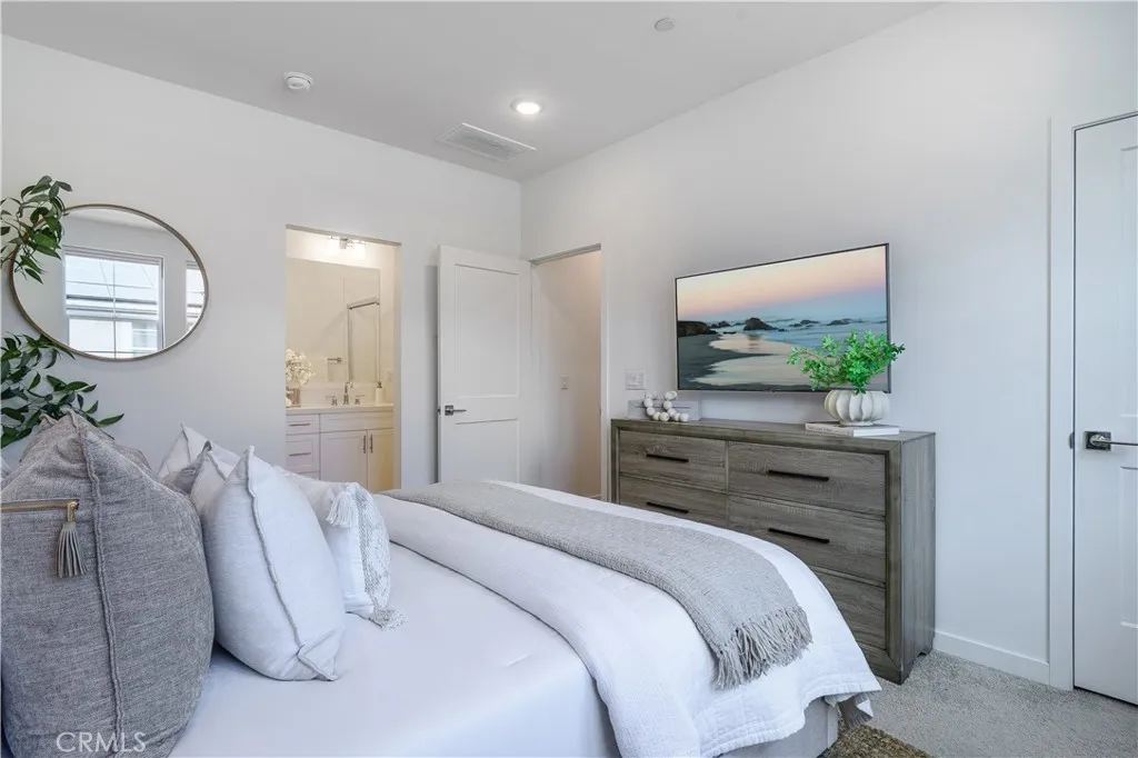 125 Lugo Lane, Mission Viejo, California 92692 home-pic-18