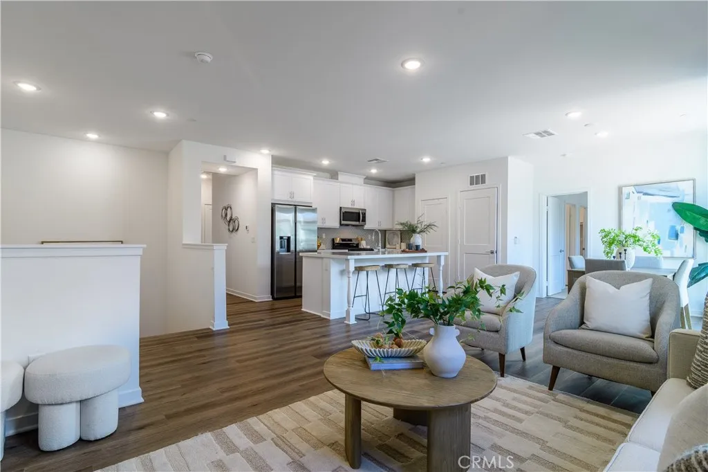125 Lugo Lane, Mission Viejo, California 92692 home-pic-5
