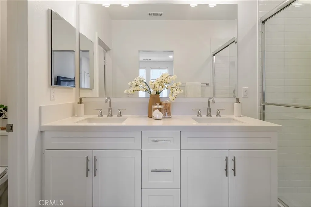 125 Lugo Lane, Mission Viejo, California 92692 home-pic-19