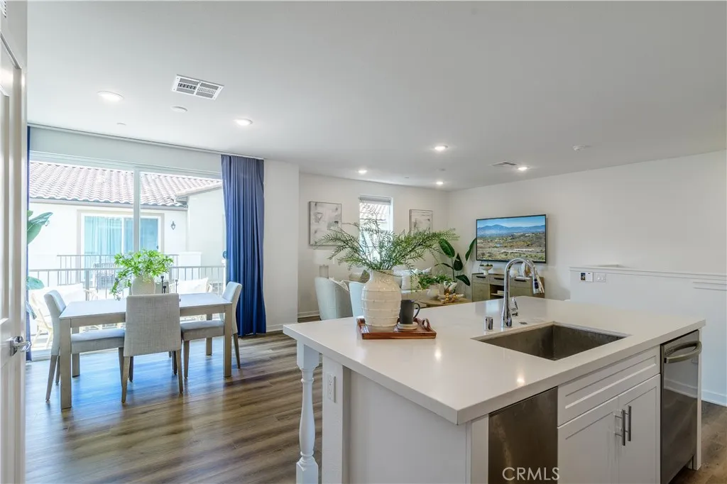 125 Lugo Lane, Mission Viejo, California 92692 home-pic-10