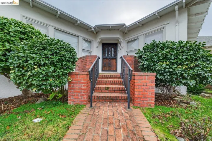 629 66th, Oakland, California 94609-1003