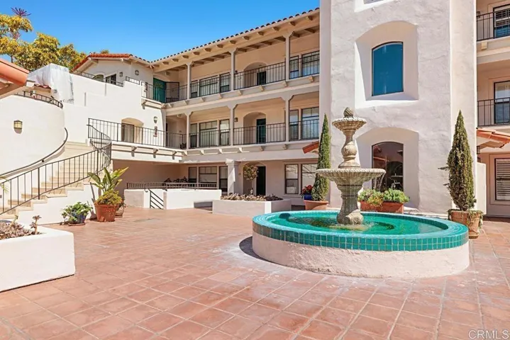 Classic Mediterranean Courtyard with Fountain!