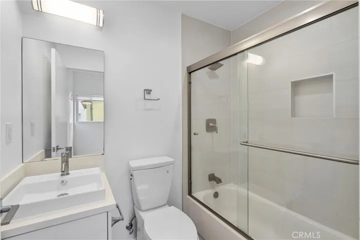 2nd floor full bathroom with bath tub.