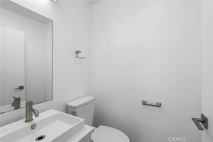 2nd floor guest bath (half)