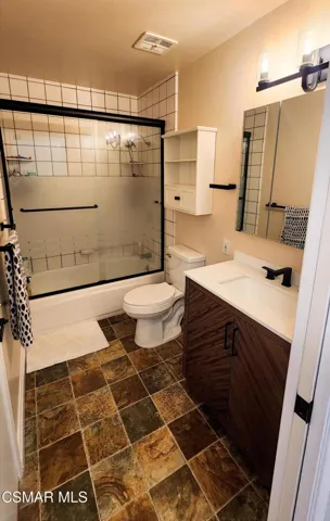 579 Rio Grande Circle Hall Bath 1