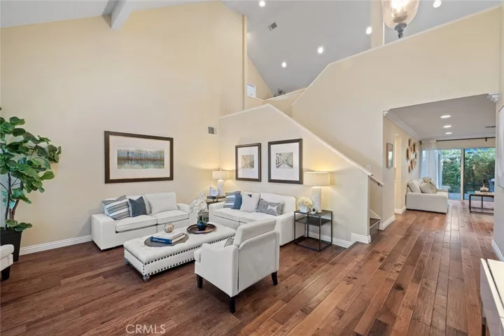 Welcome to 4200 Via Norte!