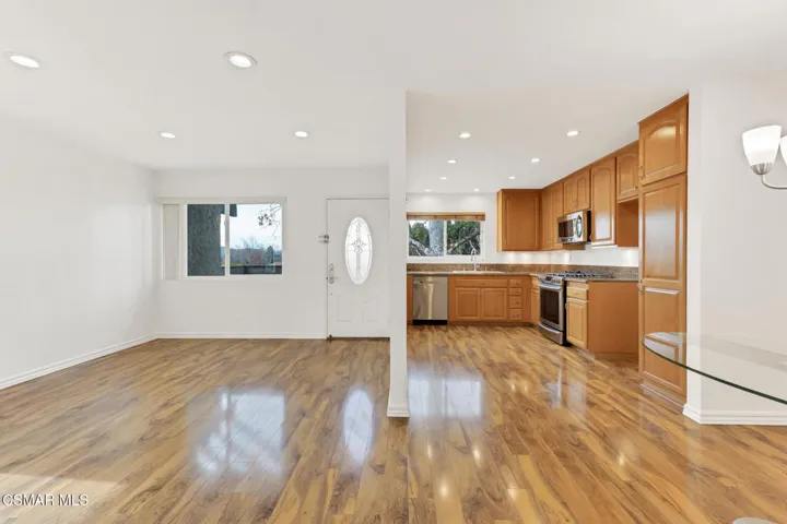 458 Serento Cir  -  HsHProd-15