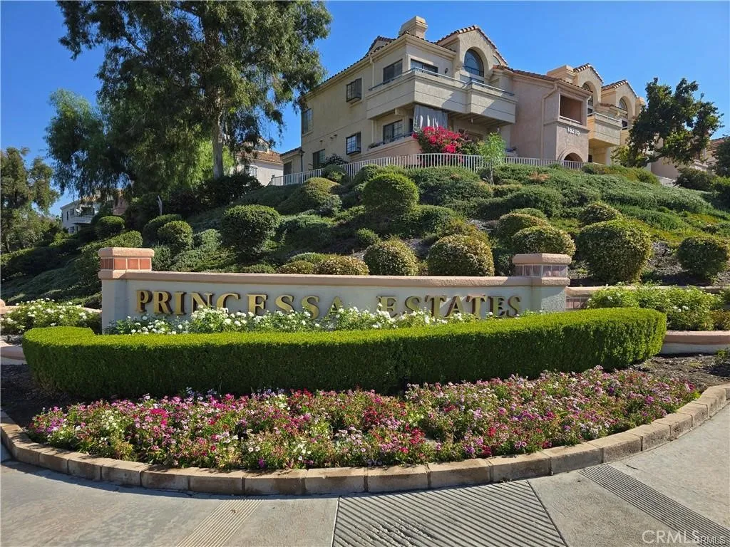 18121 Erik Court 314, Canyon Country, California 91387 home-pic-2
