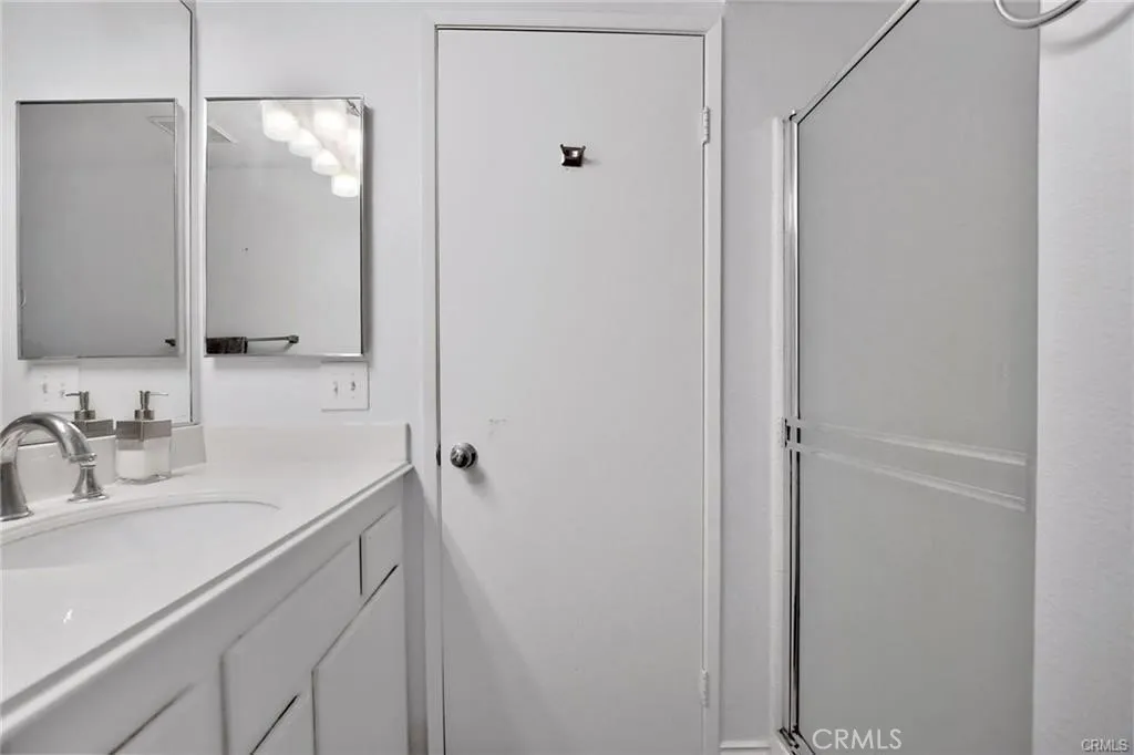 18121 Erik Court 314, Canyon Country, California 91387 home-pic-28