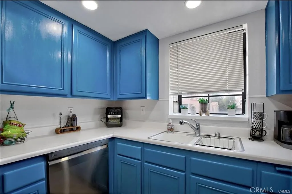18121 Erik Court 314, Canyon Country, California 91387 home-pic-11