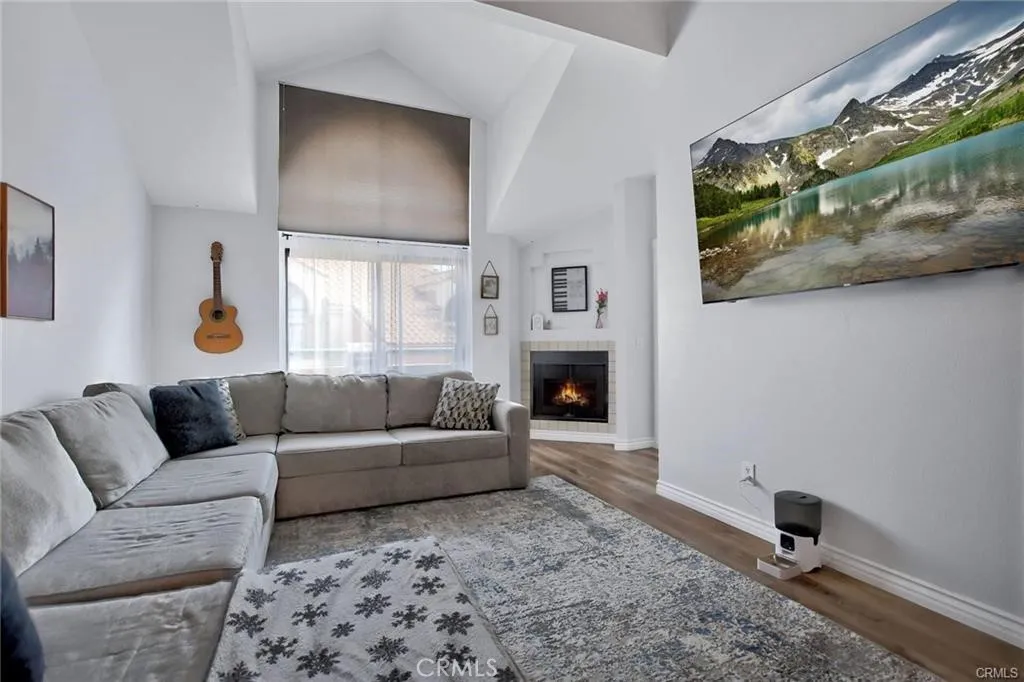 18121 Erik Court 314, Canyon Country, California 91387 home-pic-6