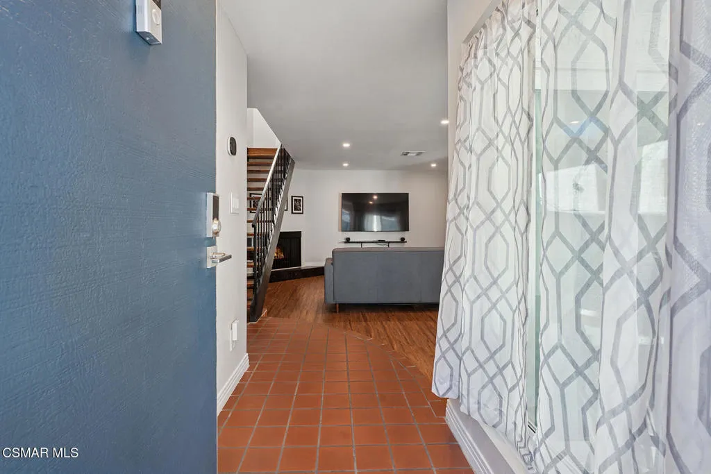 3628 Summershore Lane, Westlake Village, California 91361 home-pic-2