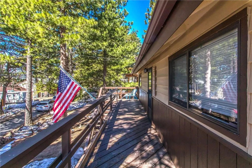31822 Panorama Drive, Running Springs, California 92382 home-pic-31