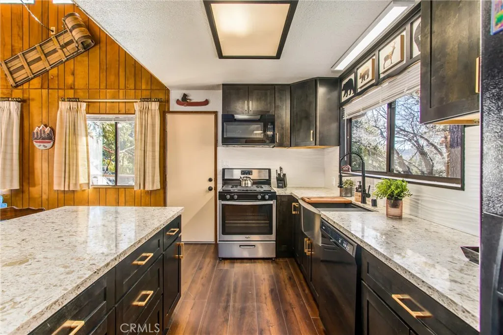 31822 Panorama Drive, Running Springs, California 92382 home-pic-10