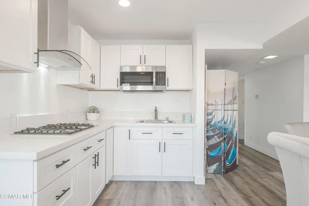 2014 Napoli Drive, Oxnard, California 93035 home-pic-36