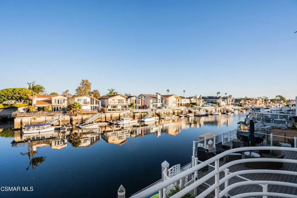 2014 Napoli Drive, Oxnard, California 93035 home-pic-3