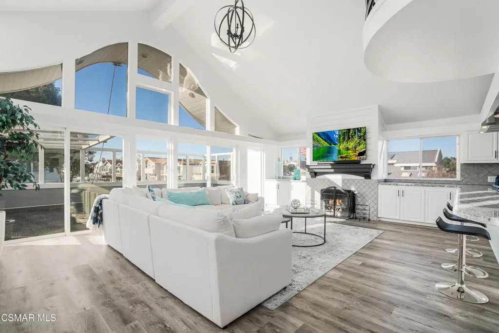 2014 Napoli Drive, Oxnard, California 93035 home-pic-8