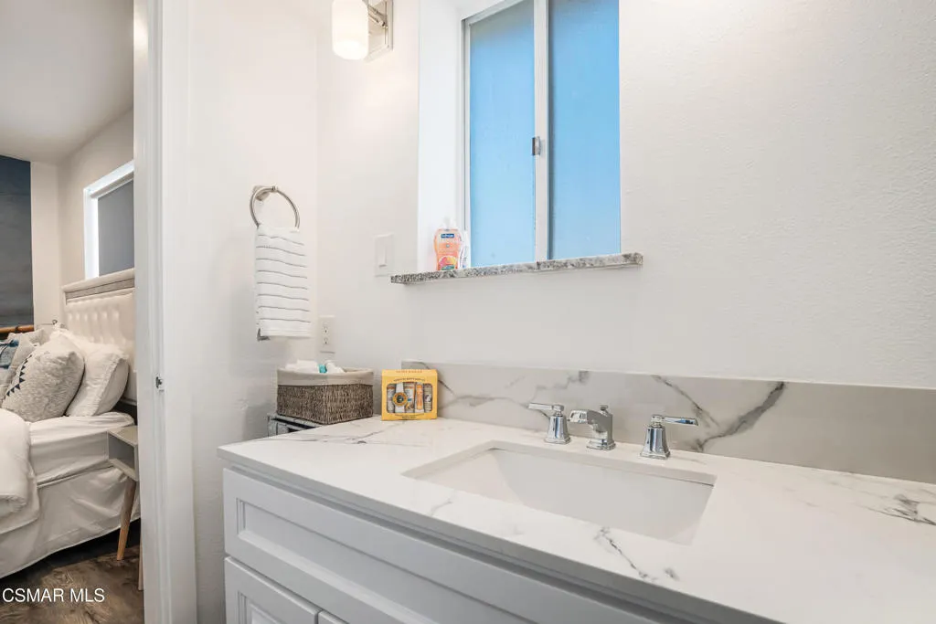 2014 Napoli Drive, Oxnard, California 93035 home-pic-45