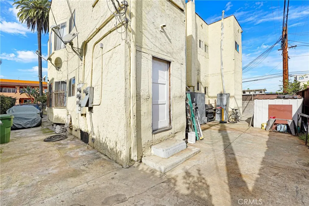 1608 Cimarron Street, Los Angeles, California 90019 home-pic-8