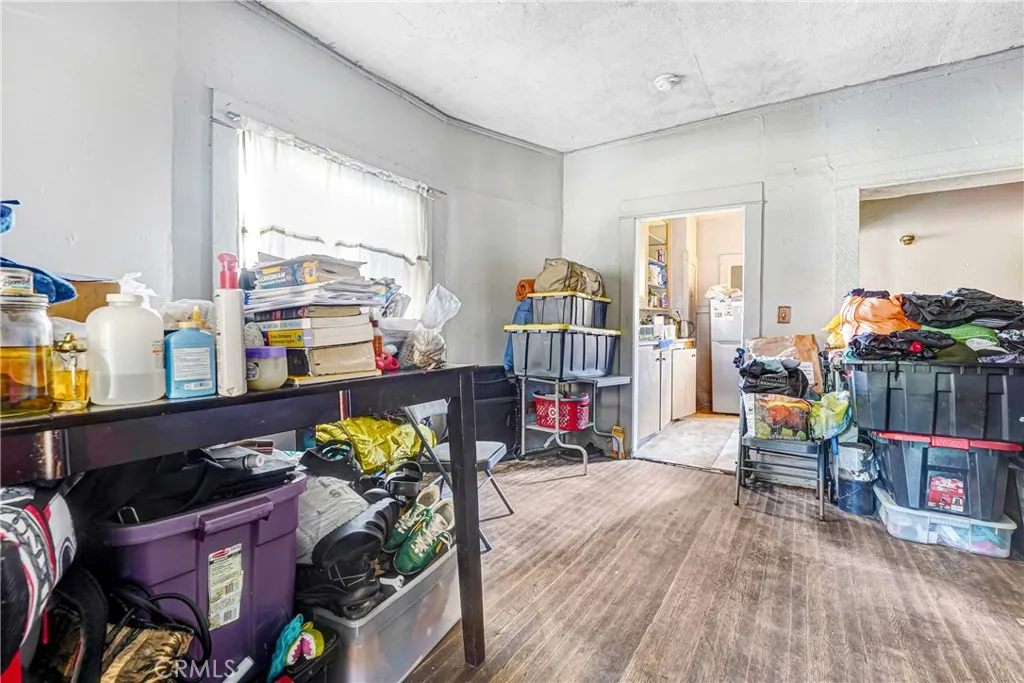 1608 Cimarron Street, Los Angeles, California 90019 home-pic-23