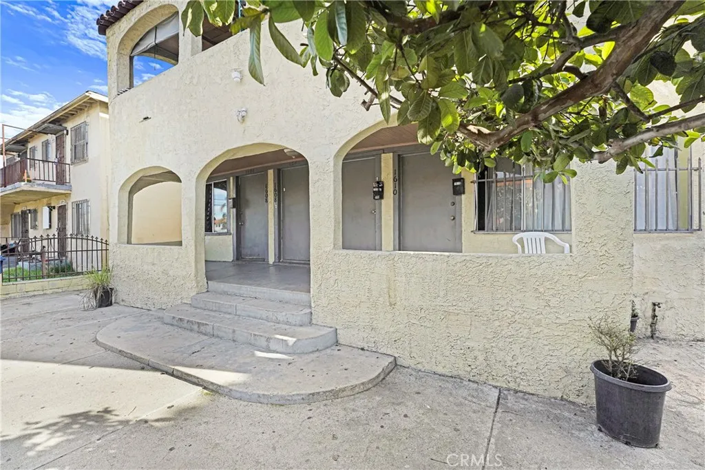 1608 Cimarron Street, Los Angeles, California 90019 home-pic-9