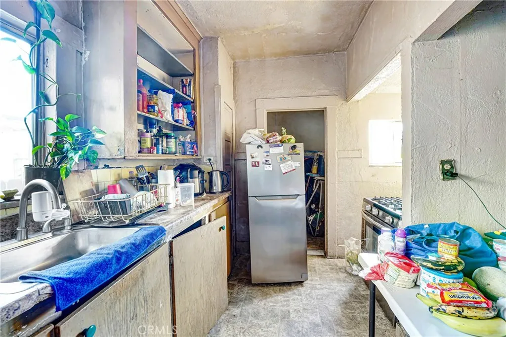 1608 Cimarron Street, Los Angeles, California 90019 home-pic-24