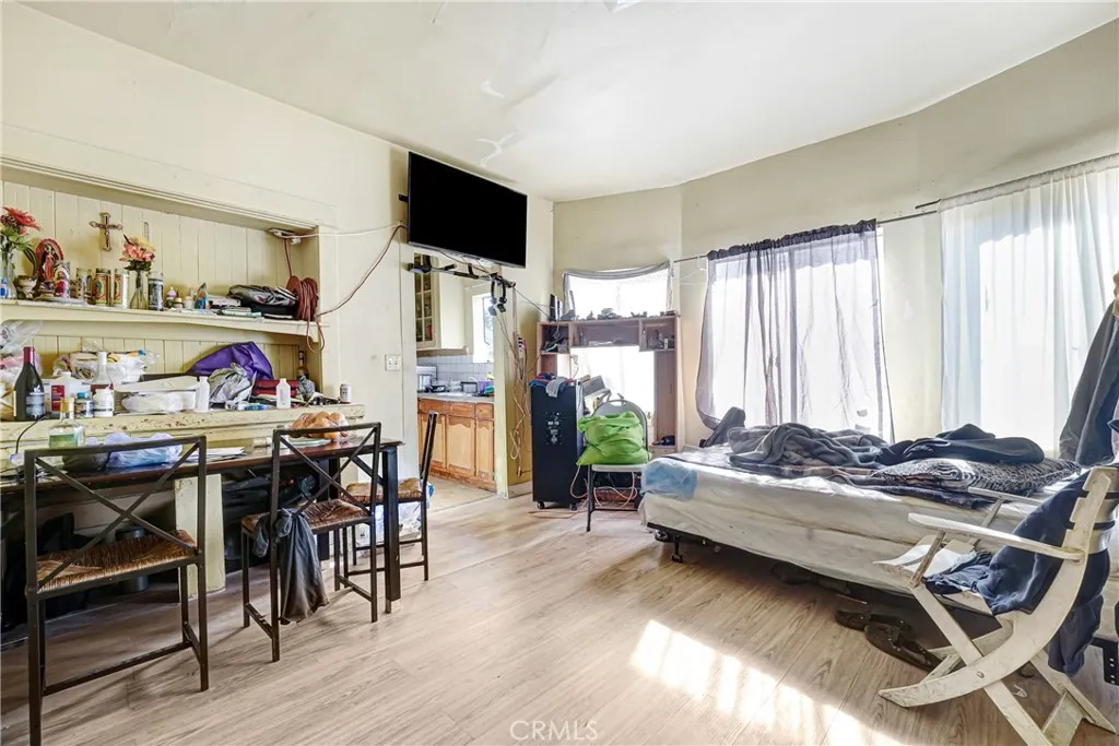 1608 Cimarron Street, Los Angeles, California 90019 home-pic-16