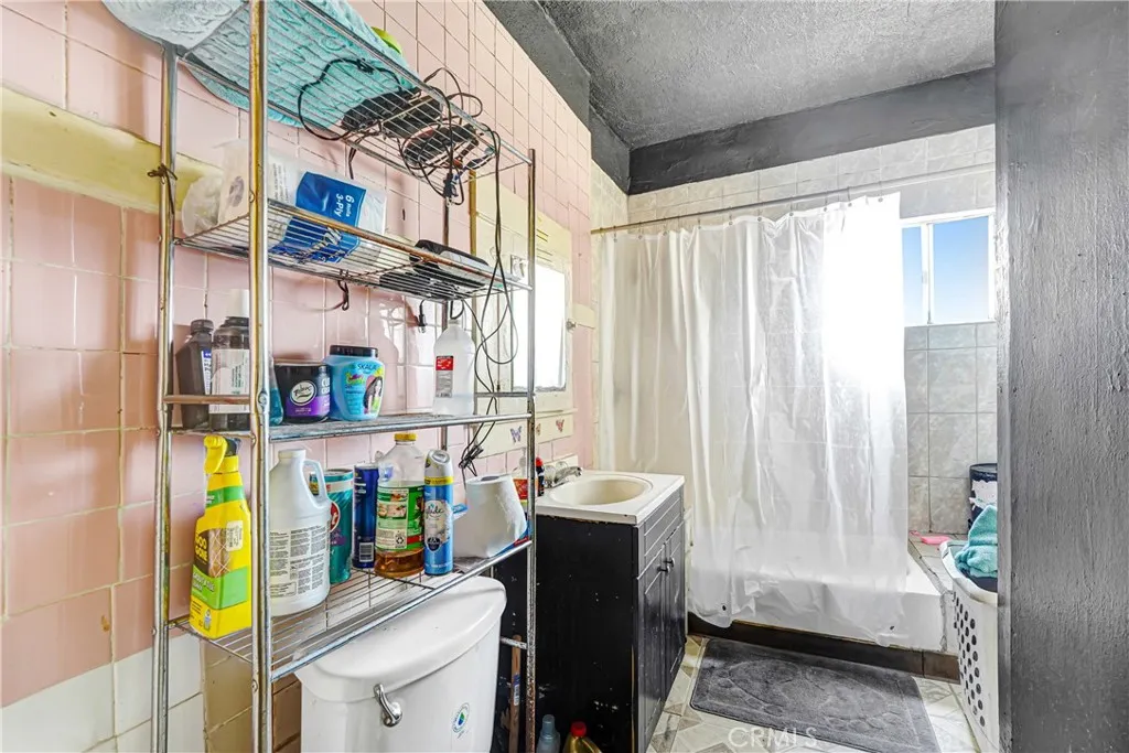 1608 Cimarron Street, Los Angeles, California 90019 home-pic-19