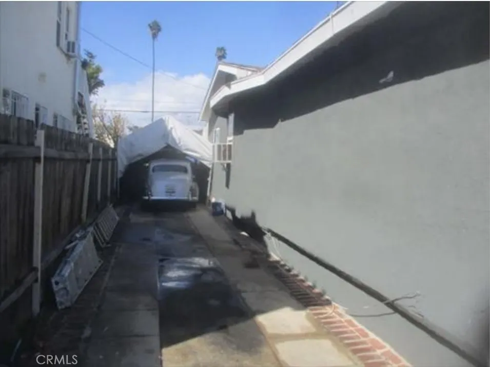 1521 S Cloverdale, Los Angeles, California 90019 home-pic-4